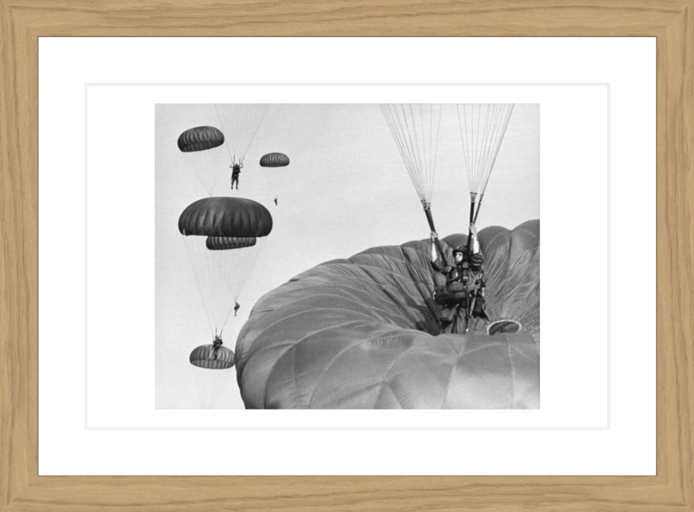 30 x 20 cm, Framed - Oak (B&W) Dozier Mobley