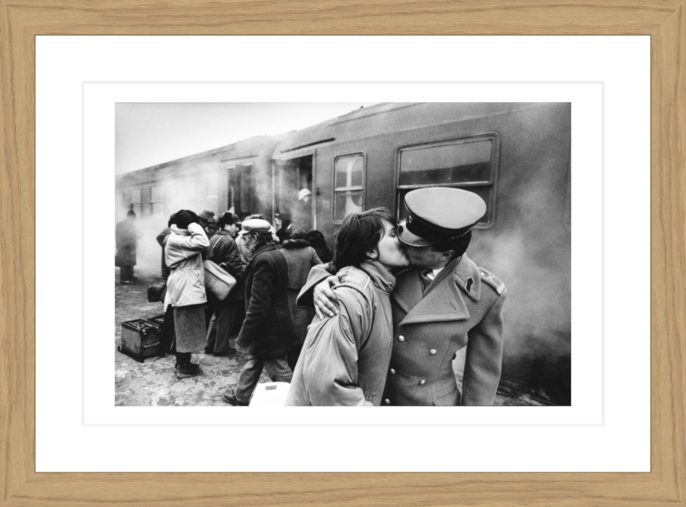 30 x 20 cm, Framed - Oak (B&W) Wubbo de Jong