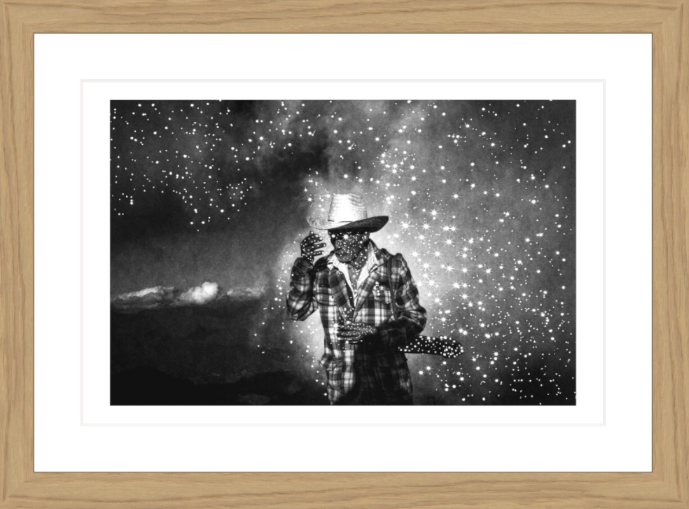 30 x 20 cm, Framed - Oak (B&W) Yael Martínez